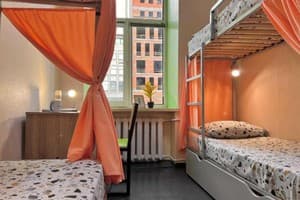 Хостел Amely. Место в мужском 10-местном номере  1