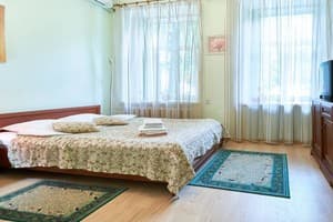 Квартира Home Hotel ул. Большая Житомирская, 4В